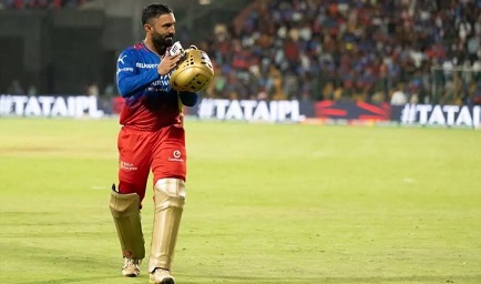 दिनेश कार्तिक