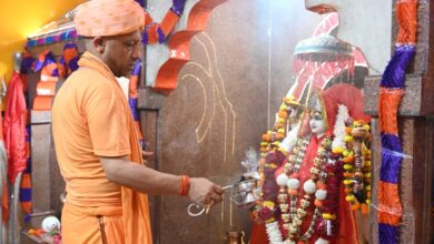 Photo of गोरक्षपीठ में वैदिक विधि विधान से शारदीय नवरात्र के विशेष अनुष्ठान का शुभारंभ