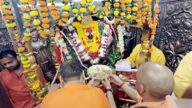Photo of मुख्यमंत्री योगी ने विधि विधान से किया मां विंध्यवासिनी का दर्शन-पूजन