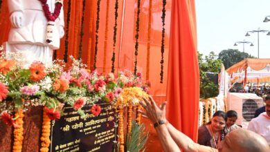 Photo of प्रयागराज में स्वतंत्रता संग्राम सेनानी महाशय मसुरियादीन पासी की प्रतिमा का अनावरण कर मुख्यमंत्री योगी ने कांग्रेस पर साधा निशाना