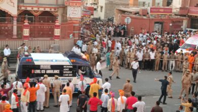Photo of CM योगी ने रुकवाई विजयादशमी शोभायात्रा, एंबुलेंस को दिया रास्ता