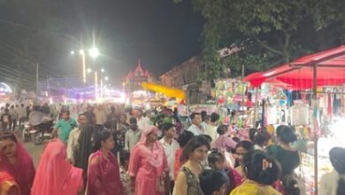 Photo of योगी सरकार में रात तक गुलजार बाजार, महिला सुरक्षा और व्यापार को मिला नया विश्वास!